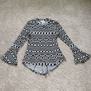 Joseph Ribkoff Top Shirt Womens 10 Black White Bell Sleeve Hi Low Chain Print